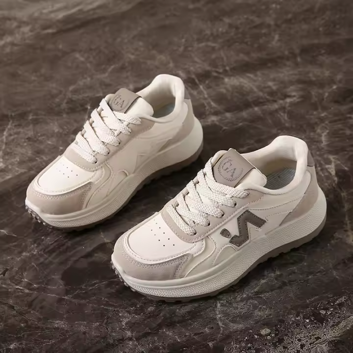 2025 zapatos blancos de primavera nuevo estilo coreano Ins estudiante femenino levantar la parte inferior zapatos deportivos zapatos casuales mujer G2612 - 1