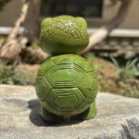 Estatua de tortuga con forma de corazón, estatuilla de tortuga en miniatura resistente a la intemperie de resina, exquisito adorno de tortuga para jardín, exhibición de pasillo interior - details 2