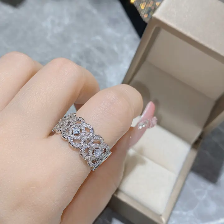 Joyería Anillo deslumbrante Anillo de diamantes completo chapado en oro para mujer Anillo vivo de nicho europeo y americano - 1