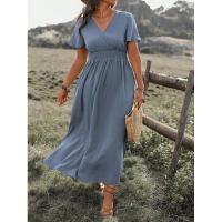 Vestido largo de verano 2024 de color sólido con cuello en V, manga acampanada, cintura elástica, adelgazante y con abertura. - details 17