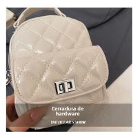 Moda pequeña fragancia textura portátil pequeña mochila diamante cadena de alto sentido versátil mochila diaria - details 16