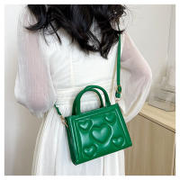 1 bolso elegante de color sólido para mujer con correa desmontable - Diseño con patrón de corazón, perfecto para regalo del Día de San Valentín, disponible en magenta, blanco, negro, verde, amarillo - details 9
