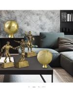 Nueva decoración de modelo de fútbol, figura de baloncesto, escultura, decoración de mesa de oficina para gabinete de vino, trofeo, artesanías de resina - details 0