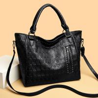Bolso De Mano Grande De Cuero PU Con Estampado De Cráneo Punk Y Estacas Bolso De Hombro Gótico Para Mujer Bolso Transversal De Moda - details 3
