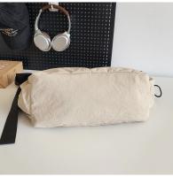 Bolso de nylon retro de gran capacidad, bolso de mensajero de hombro para hombres y mujeres, bolso de pareja versátil informal y de moda. - details 8