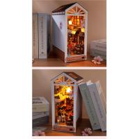 Estante de madera para libros, miniatura de casa de bosque con luciérnagas, casa de muñecas con animales, sujetalibros, juguete para adultos y niños, regalo. - details 15