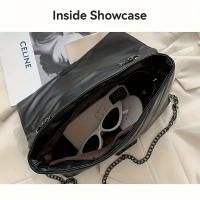 Bolso bandolera acolchado vintage para mujer - Bolso de hombro de gran capacidad con correa de cadena desmontable, cierre de botón elegante y forro de poliéster, perfecto para la playa, uso diario y salidas informales |   Textura acolchada negra de estilo - details 1