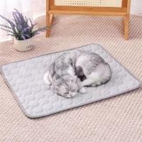 Almohadilla de hielo transpirable para mascotas, resistente a mordeduras, antideslizante, almohadilla de hielo refrescante para perros, disipación rápida del calor, almohadilla suave para dormir para perros y gatos - details 7