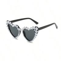 Gafas de Sol para Mujer con Montura Grande y Corazón Gafas de Moda con Perlas Incrustadas para Bodas y Fiestas - details 3