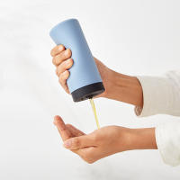 2pcs Easy Squeez-e detergent dispenser white - Seifenspender Capacity: 240ml, Silicone, 15x7x7cm, White - details 8