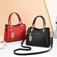 Elegante bolso de mano con correa de hombro desmontable, herrajes en tono dorado y elegante dije de hoja - Elegante bolso blanco para uso diario, bolso informal y elegante |   Bolso de mano con encanto elegante |   Bolsa - details 0