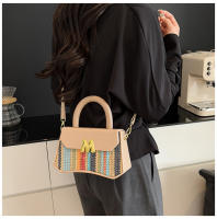 Moda arco iris portátil pequeño cuadrado bolsa 2025 primavera nueva luz de lujo bolsa de las mujeres versátil texturizado axilas bolsa de hombro - details 14