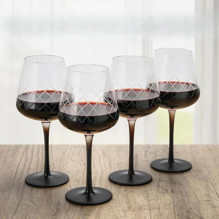 Copas de vino tinto de 480 ml, Juego de 4 copas de vino grandes Copas de vino de cristal con tallo largo negro Copas de vino + tapón para vino y aireador - 1