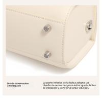 Bandolera de cuero de vaca portátil pequeña bolsa cuadrada para mujer - details 12