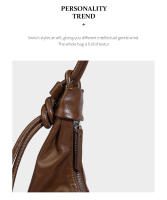 Bolso retro marrón tipo bola de masa, bolso de axila plisado premium para viajeros, nueva bolsa de sillín de moda. - details 19