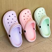 Zuecos de mujer, zapatillas de verano, zapatos ligeros de EVA suaves para el hogar, sandalias de caramelo para niñas, zapatos de playa antideslizantes, calzado para jardín de suela gruesa - details 1