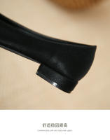Zapatos de tacón bajo con punta en punta y diamantes de imitación negros de alta gama - details 17