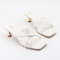 Sandalias sexys con punta cuadrada y tacones bajos. - details 7