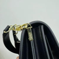 Bolso cuadrado de moda 2025 nuevo bolso de hombro único de alta gama con todas las tendencias y colores (Regalo 2 piezas) - details 1