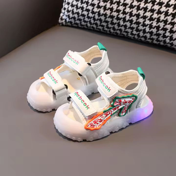 Niños Sandalias de iluminación para niños de 1 a 6 años 3 niños y niñas Zapatos de playa anti-retroceso Baotou Zapatos para niños pequeños intermitentes de suela blanda para niños - 1