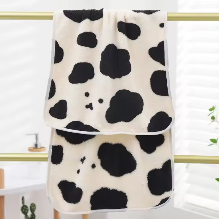 Toalla de Peluche de Coral de Vaca Instagram Lindada Alta Densidad, Absorción de Agua Engrosada, Para Hogar y Necesidades Diarias - 1