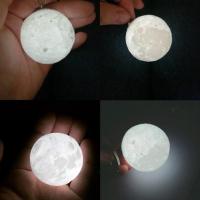 Llavero portátil de luz de luna 3D, lámpara LED de noche, decoración de mochila, bolsa de regalos creativos, decoración de mochila, 2 piezas - details 3