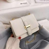 Nuevo bolso de mujer de PU con cadena cuadrada pequeña y logotipo, bandolera de diseñador - details 2