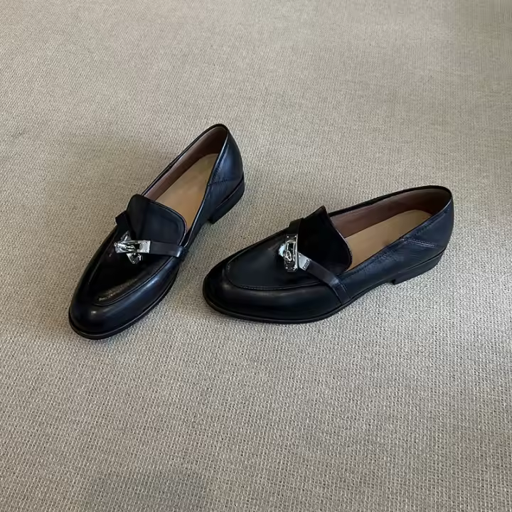 Zapatos de Cuero Genuino Antiguos con Hebilla de Bloqueo Paso Perezoso en Cien, Estilo Boat y Mocasines - 1