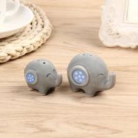 1 par de pimienta de sal de cerámica, hermosos tarros de condimento de elefante, cajas de regalo de embalaje de boda, tarros de especias decorativos - details 2