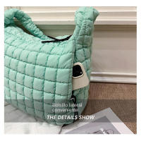 Bolso de mano tipo chaqueta nube plisada, bolso bandolera - details 2