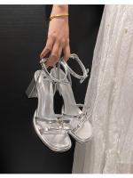 Sandalias plateadas de tacón abierto con lazo de strass para mujer - details 2