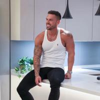 Chaleco para hombre, camiseta sin mangas con estampado deportivo para gimnasio, camiseta sin mangas elástica transpirable de secado rápido de tela a rayas - details 5