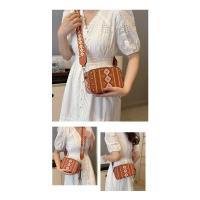 Bolso Cruzado Vintage de Bordado para Damas Pequeño Bolso Cuadrado de Hombro - details 5