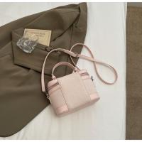 Diseño de nicho de moda llevado a mano caja bolsa de las mujeres 2025 verano nuevo bolso de hombro retro bolso de mensajero casual de alto valor - details 37