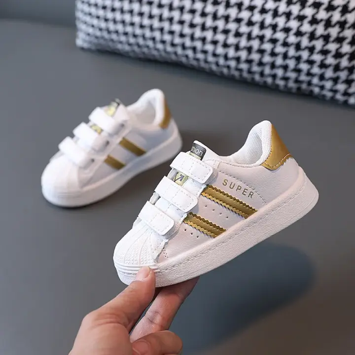 Zapatillas de deporte para niños y niñas, zapatos informales antideslizantes de diseño de moda, transpirables con gancho, color blanco, para exteriores - 1