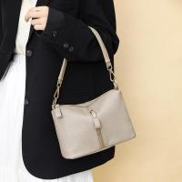 2023 bandolera de cuero genuino para mujer, bolso de hombro de color sólido de alta calidad - details 4