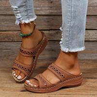 Pantuflas de gran tamaño con costuras retro, antideslizantes, de punta redonda, sandalias casuales de una sola tira para mujer. - details 2