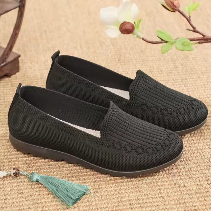 Zapatos de tela antiguos de Beijing, zapatos de malla tejidos con mosca transpirable, zapatos de fondo planos antideslizantes para personas de mediana edad y mayores - 1