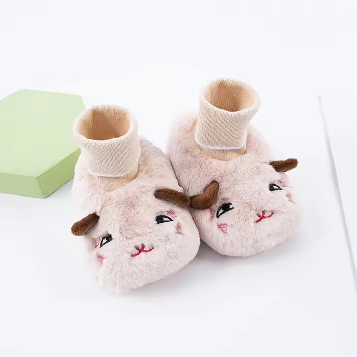 Calcetines de Bebé de Invierno 3D Calentitos Zapatillas de Dibujos Animados Antideslizantes para Interiores - 1