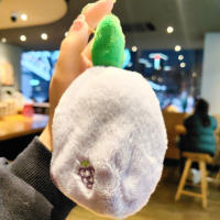 Lindo llavero de conejo de transformación de fruta, adornos de juguete de peluche, llavero de coche - details 6