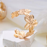 Pulsera ancha abierta de mariposa y flor hueca de acero inoxidable de alta calidad, brazaletes ajustables chapados en oro, joyería para mujer - details 13