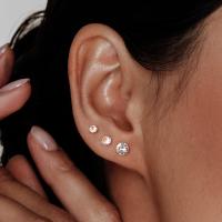 Conjuntos de pendientes de acero quirúrgico para múltiples perforaciones, pendientes de aro pequeños y ligeros, pendientes de tuerca CZ para mujer, cartílago de moda hipoalergénico - details 3