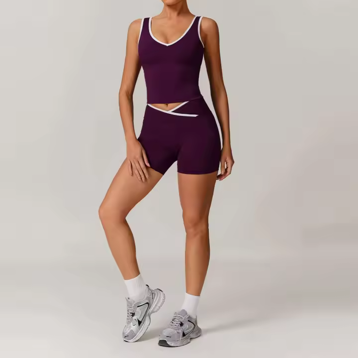 Scrunch - Conjunto de yoga corto para mujer, sujetador relleno en contraste rosa, pantalones cortos cruzados, pantalones deportivos de cintura alta, Fiess Gym Tre, ropa deportiva - 1