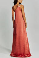 Vestido largo informal holgado de satén asimétrico con hombros descubiertos, estilo europeo y americano, nueva colección primavera-verano 2025, ideal para vacaciones. - details 2