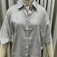 Conjunto de pantalones cortos a rayas para vacaciones para mujer, camisa informal con botones y solapa, pantalones cortos con cintura elástica, traje de playa para primavera y verano 2025 - details 8