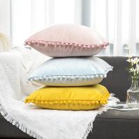 Funda de Almohada de Terciopelo Suave con Bola de Pompon Decoración de Dormitorio Sofá - details 9