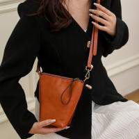 Bolso mujer 2025 nuevo bolso de hombro retro para mujer bolso de mensajero portátil - details 8