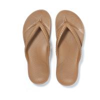 Chanclas de verano para hombre, sandalias de playa antideslizantes ligeras para exteriores con soporte para el arco, zapatillas de casa ortopédicas cómodas - details 1