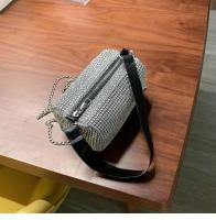 Bolso bandolera con cadena cuadrada para mujer, bolso de mujer con perlas de moda - details 5