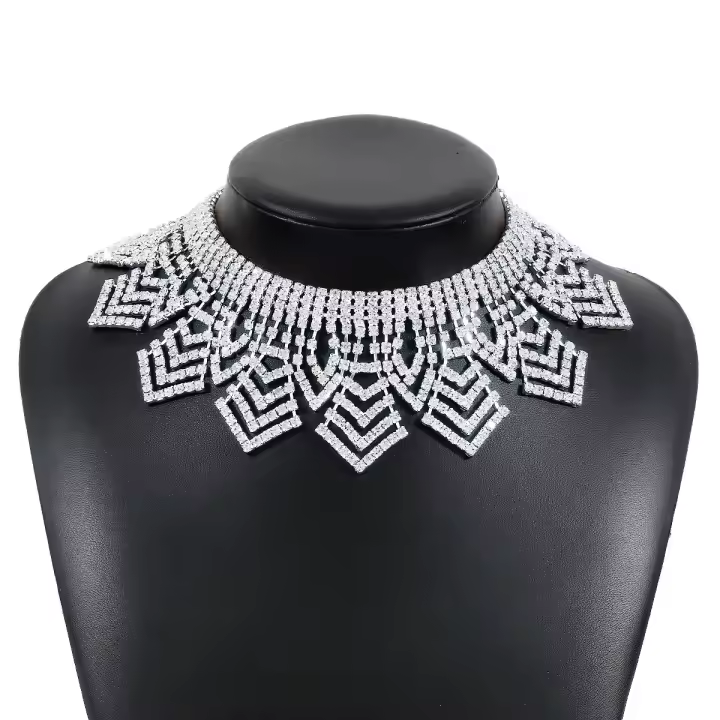 Collar de borla con diamantes exagerados, temperamento elegante, geométrico irregular, cadena de garra, cadena de clavícula - 1